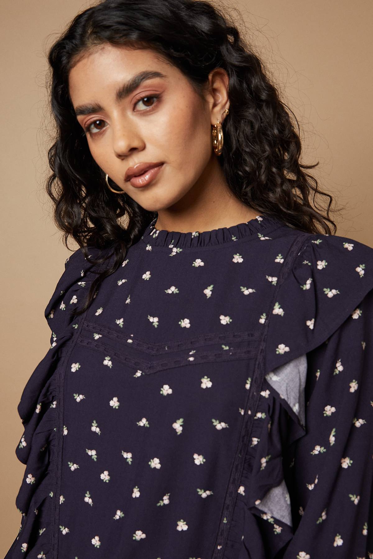 Oasis Robe Mini à Imprimé Fleuri avec Dentelle et Volants