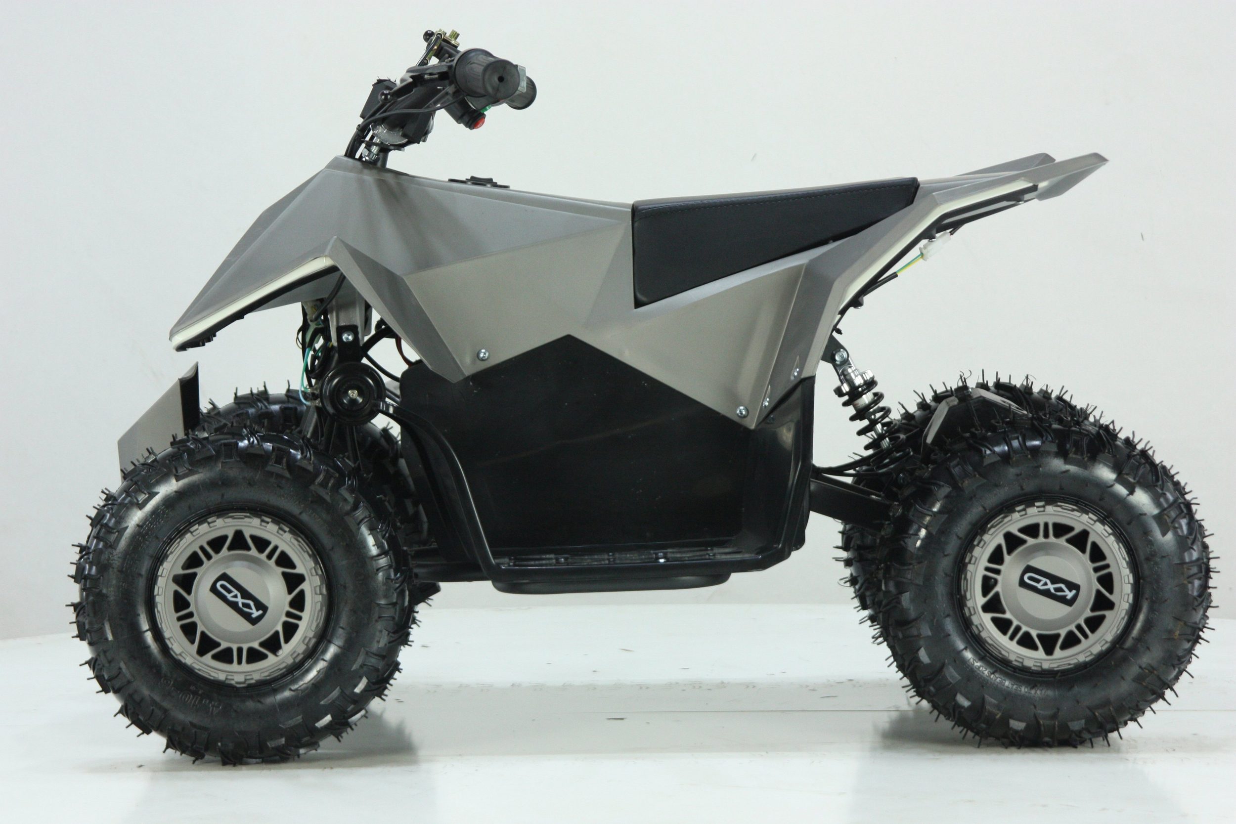 Quadriciclo elétrico infantil KXD M2 com partida elétrica, 6