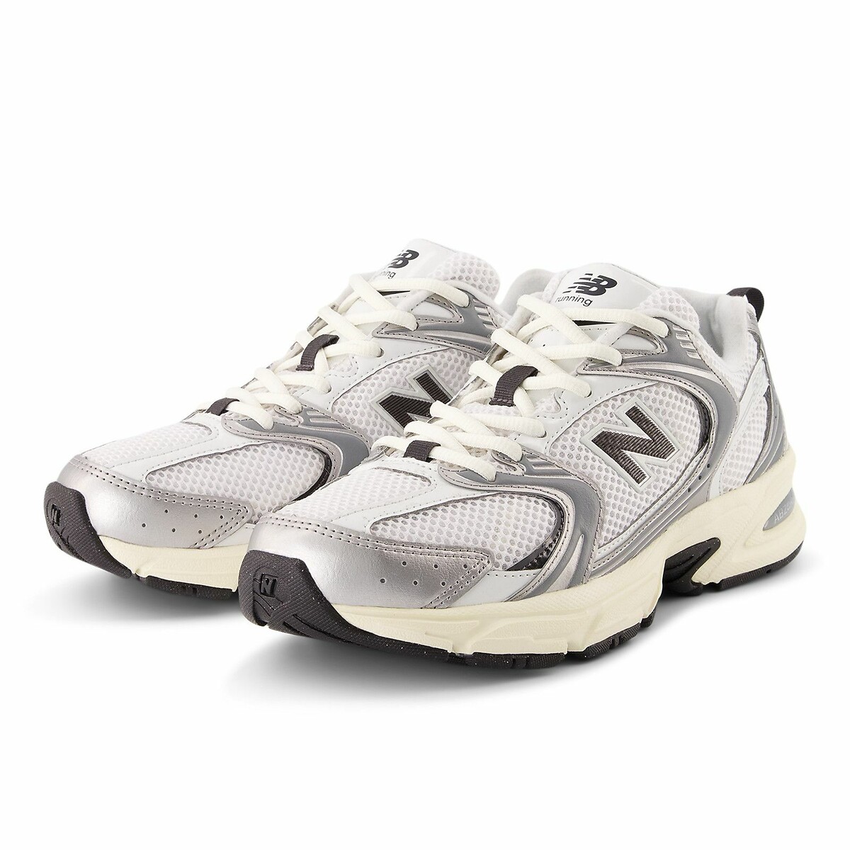 NEW BALANCE<br>Tênis 530