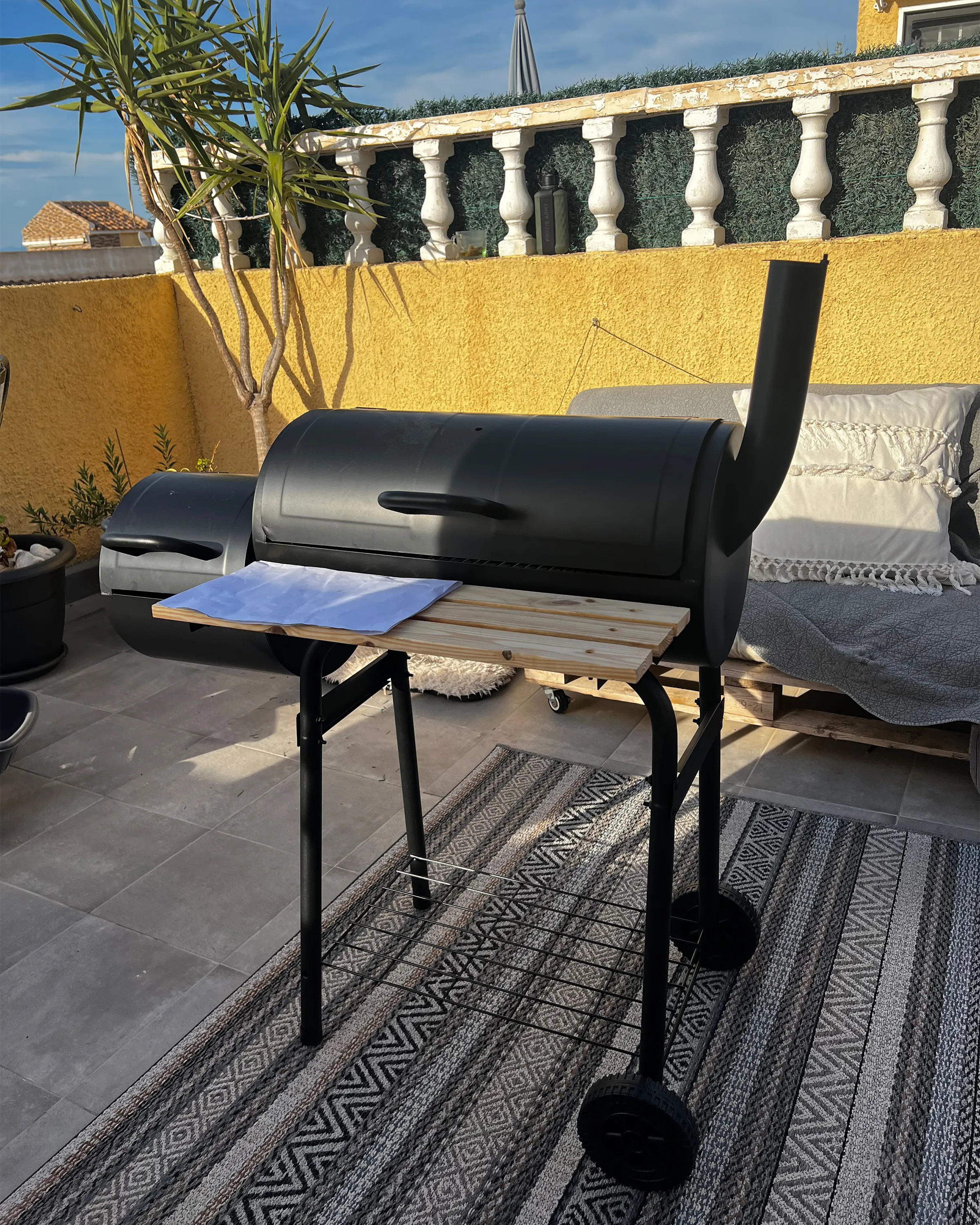 Houtskoolgrill voor buiten SATAH met smoker Metaal Zwart