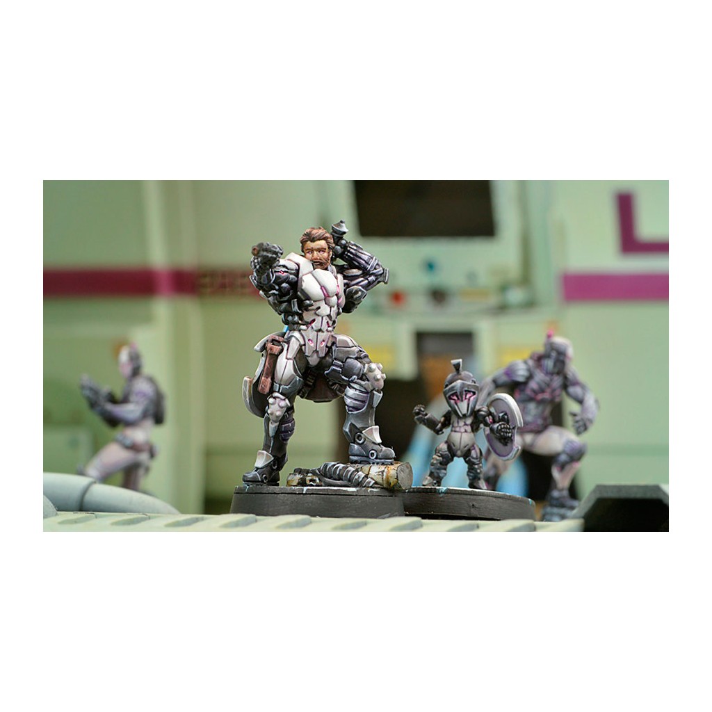 Infinity - Hector, homerid Champion (Heavy pistol, Exp CCW)