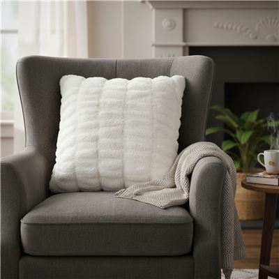 Housse coussin imitation fourrure à relief
