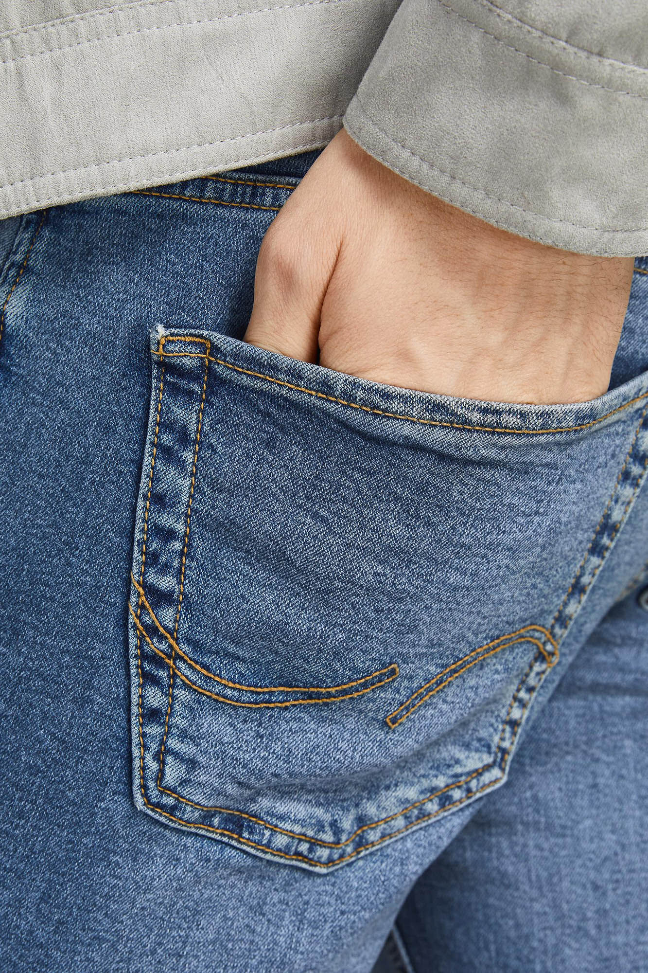 Calça jeans slim fit afunilada - azul médio
