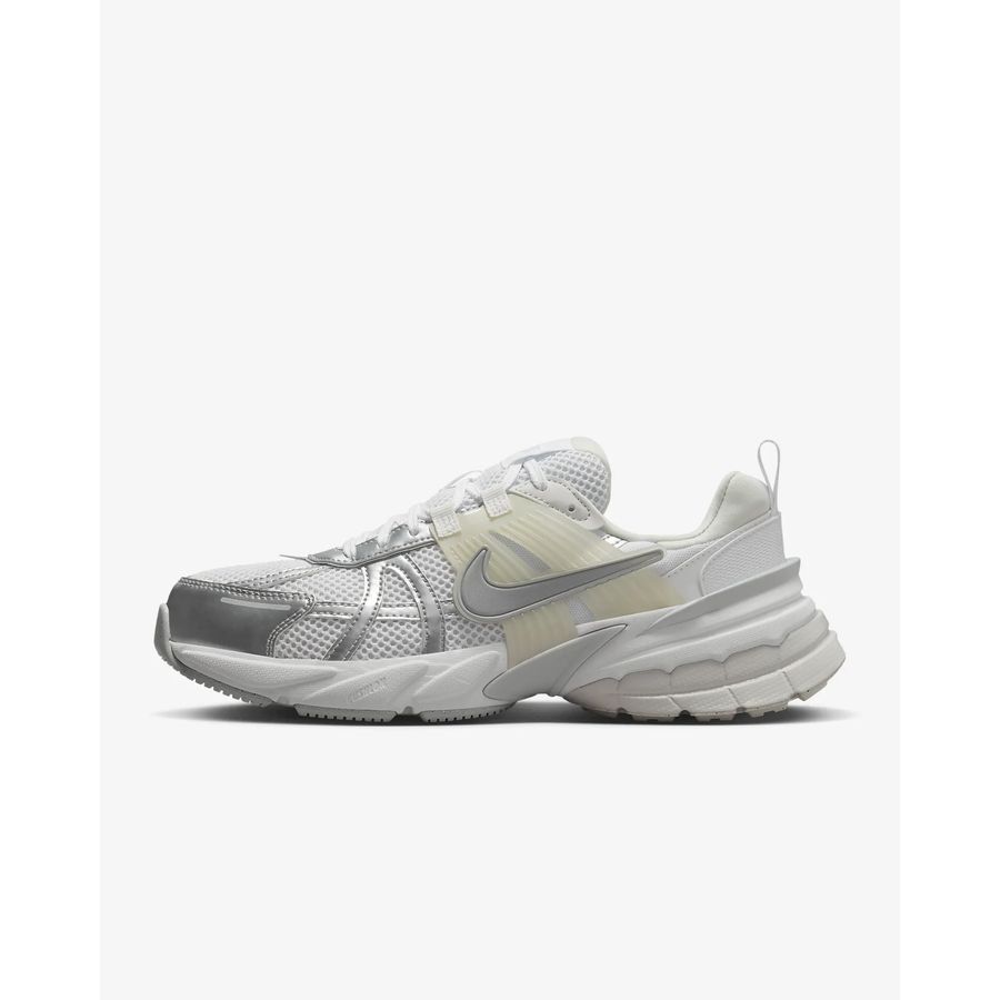 Nike V2K Run Shoes WHITE/METALLIC SILVER-PLATINUM TINT