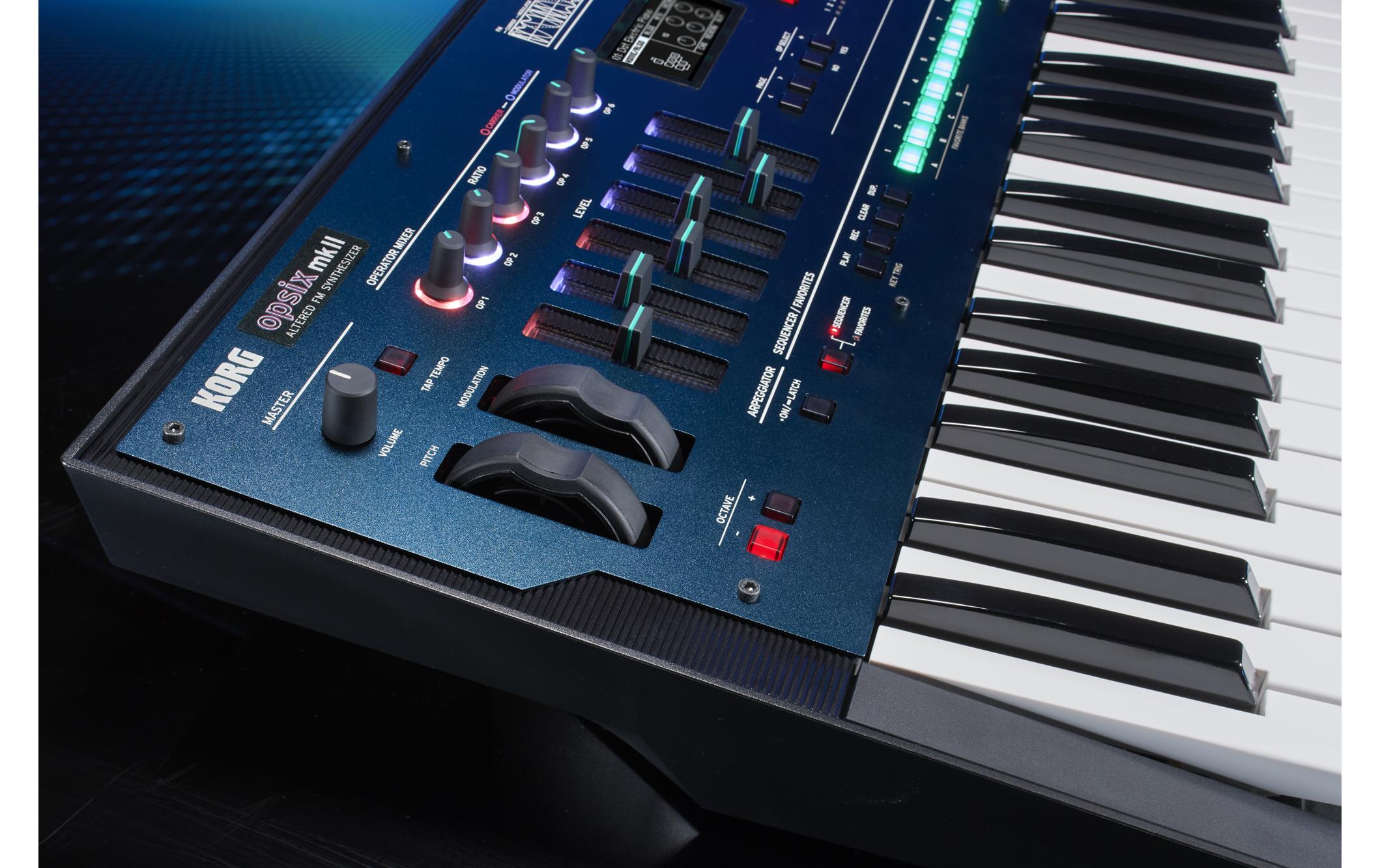 Synthesizer opsix mk II<br>Altered FM Synthesizer mit 37 Tasten