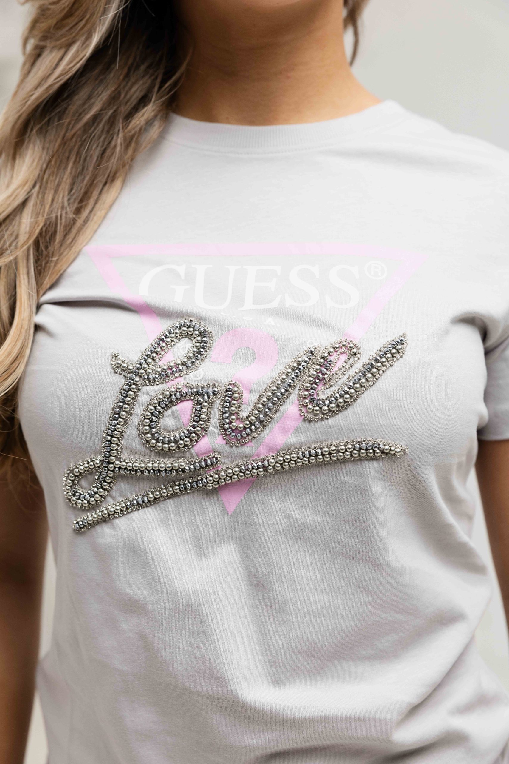 Guess Triangle Love T-Shirt Dames Grijs