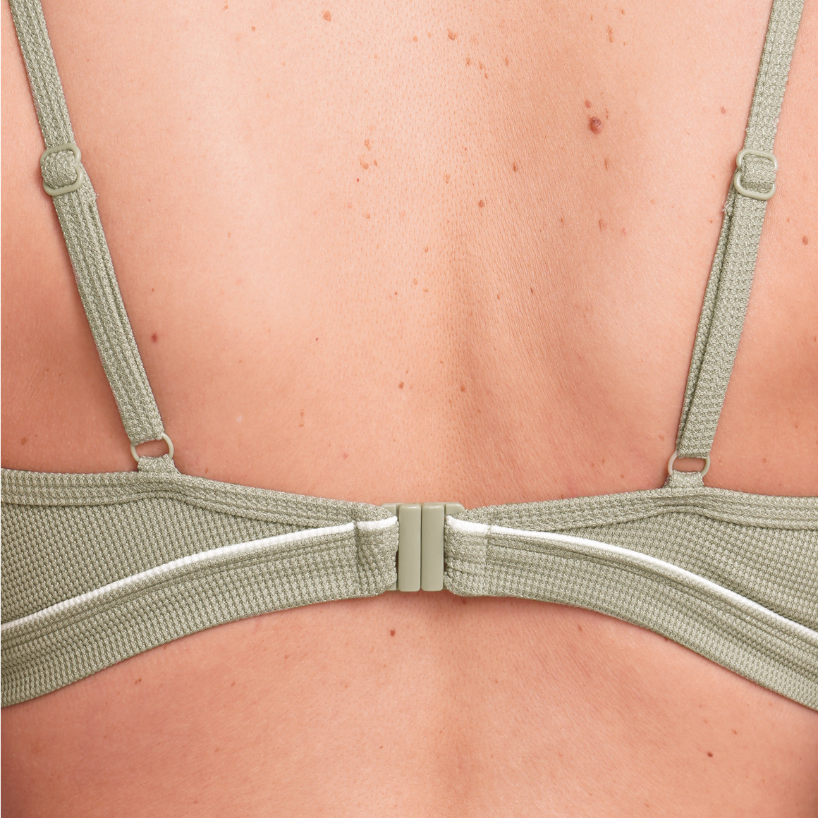Jonas Nielsen Damen Bikinioberteil in Unifarben oliv