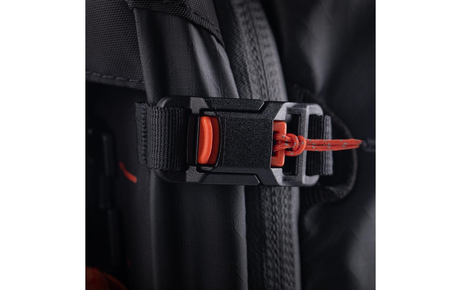 Fotorucksack OnePro Flex + Camera Insert M 40 L, Space Black<br>Stylischer Kamerarucksack