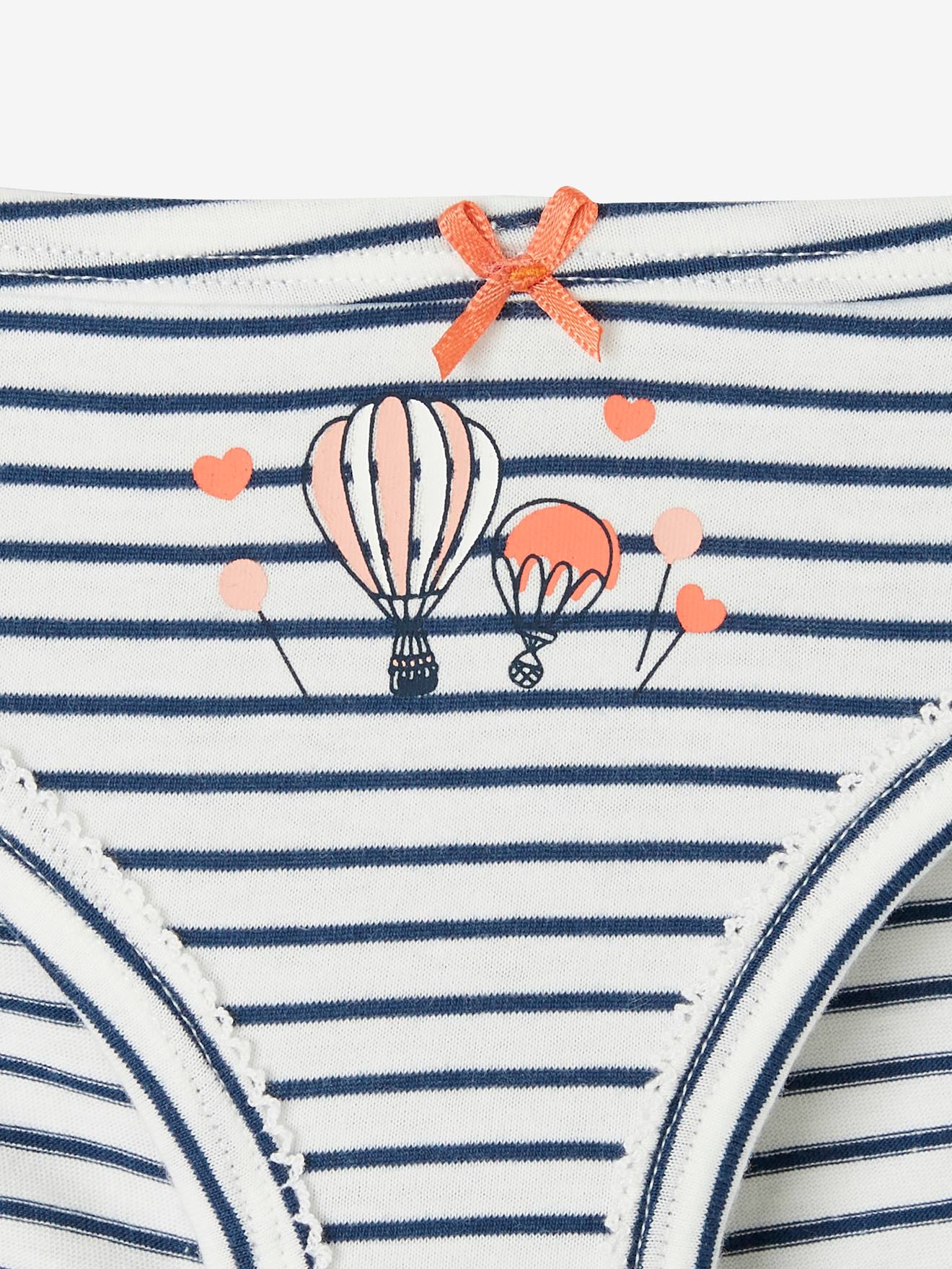 Pacote com 5 calcinhas fantasia para meninas, brancas lisas com estampas.