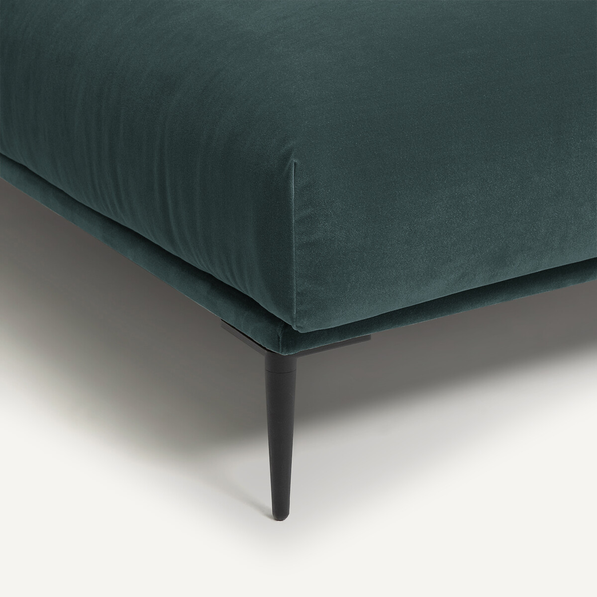 AM.PM<br>Cadeira longa Fluweel, design Oscar E.Gallina