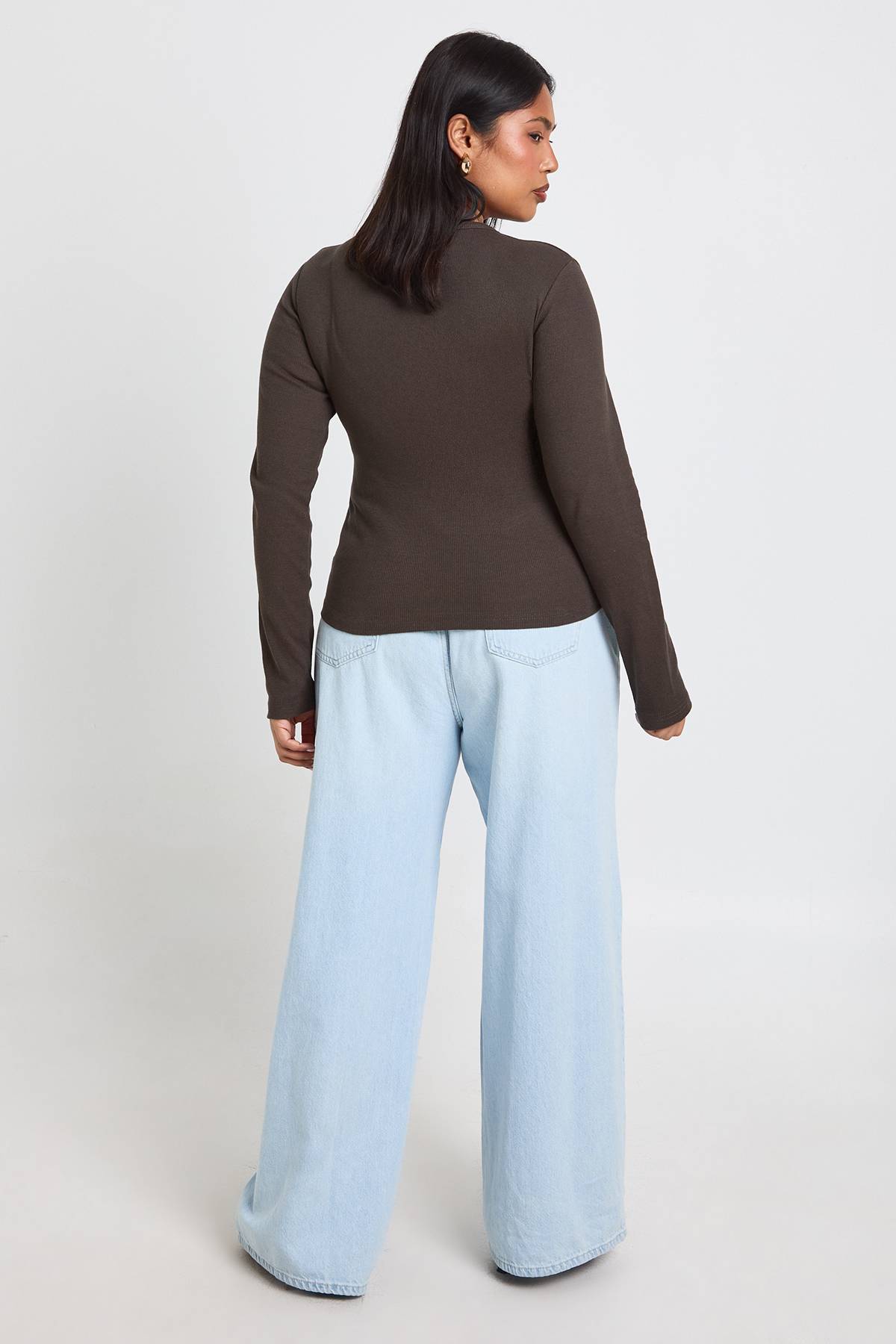 boohoo Haut Ajusté Côtelé À Manches Longues Coupe Longue Plus Basic