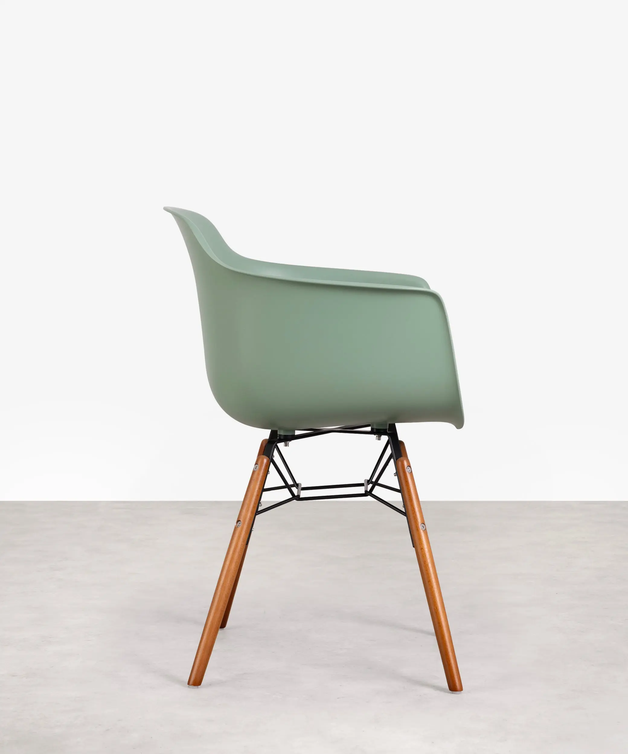 Silla de Polipropileno y Madera Elon Arms