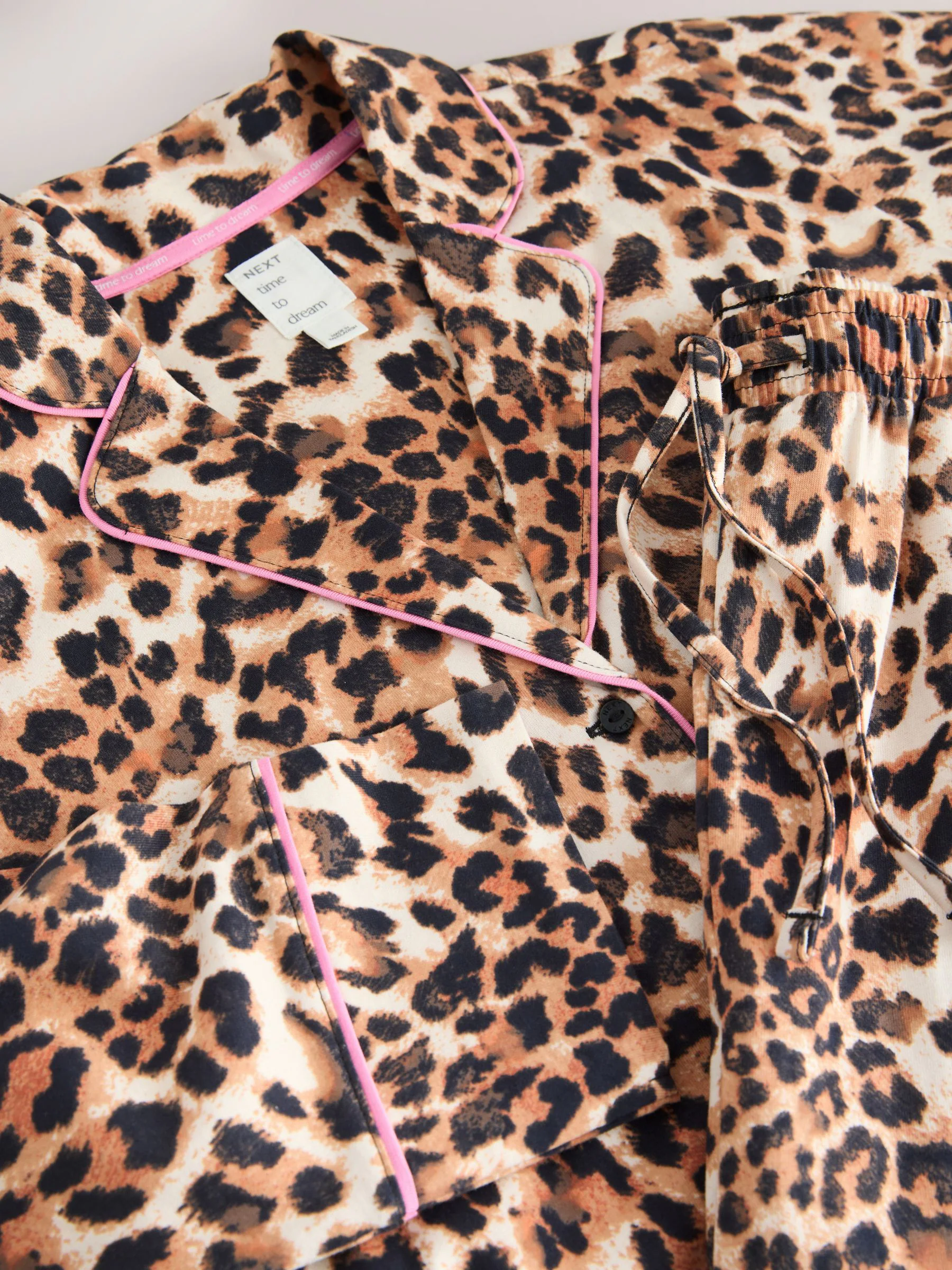Luipaard - Pyjama met knopen en jerseystof