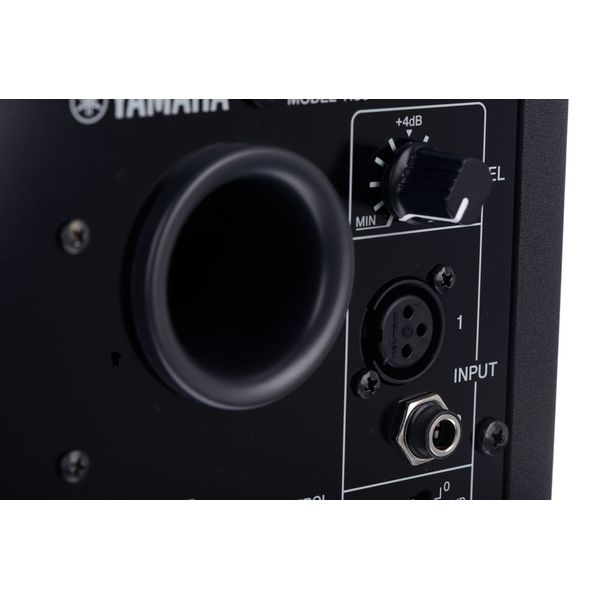 Yamaha HS 5 Tilt Stand Bundle
