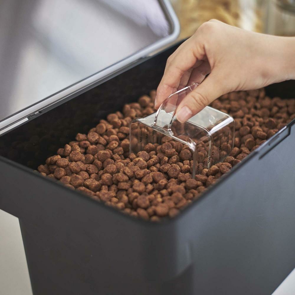 Boite à croquettes en plastique avec verre doseur pet