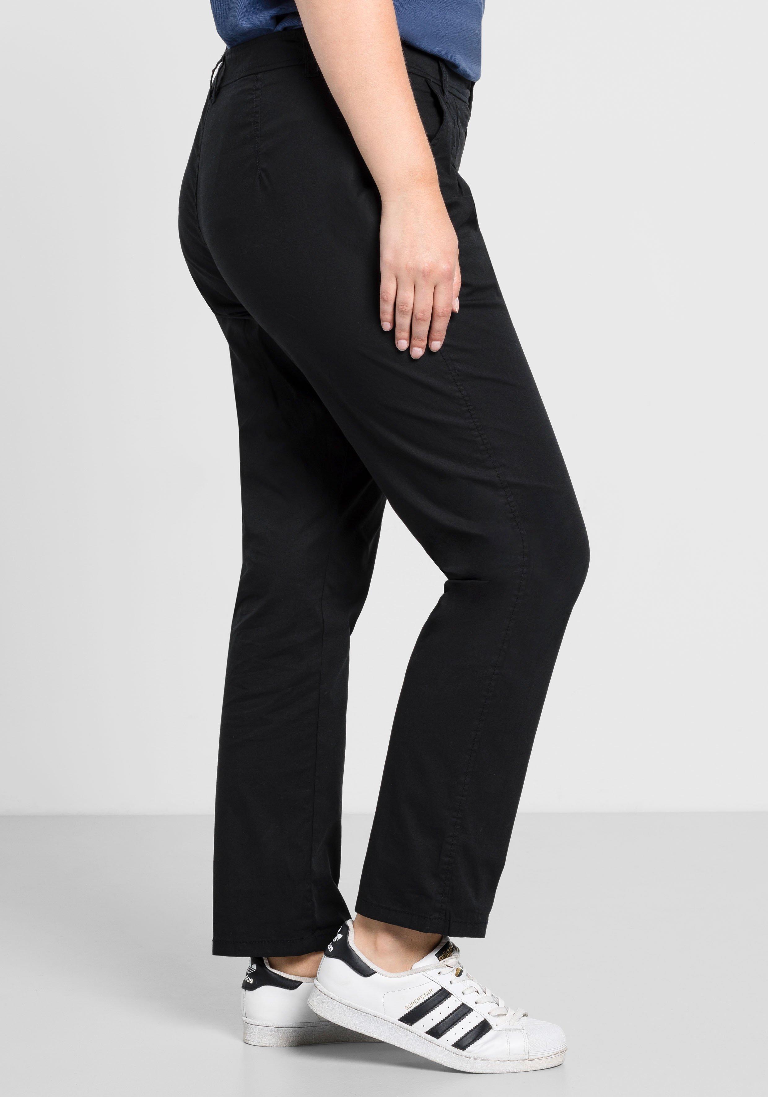 Schmal zulaufende Chinohose mit Bundfalten
