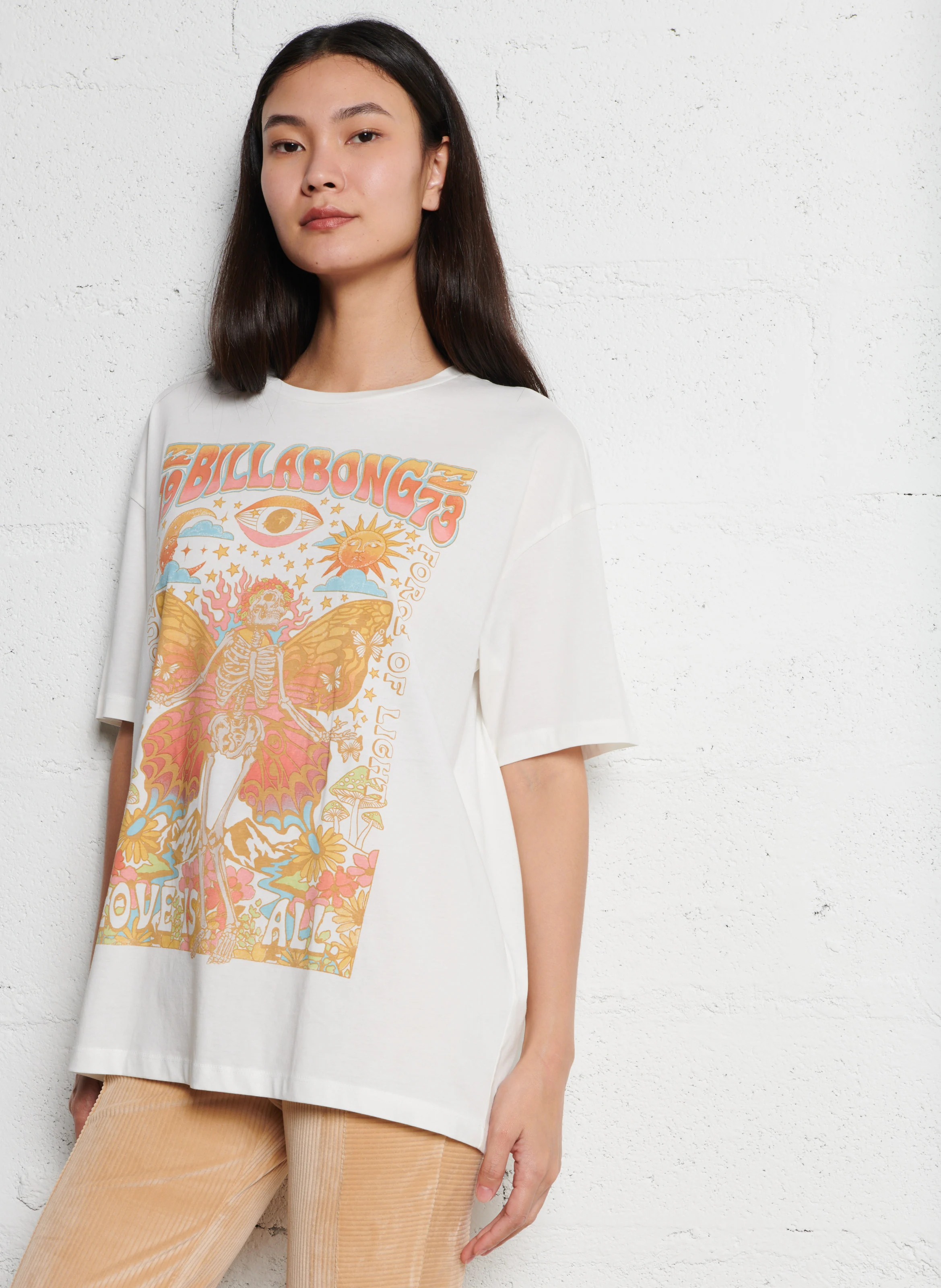 LOVE IS ALL - Tee-shirt droit col rond en coton sérigraphié | Blanc