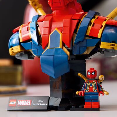 LEGO Super Heroes 76326 Byste av Iron Spider-Man