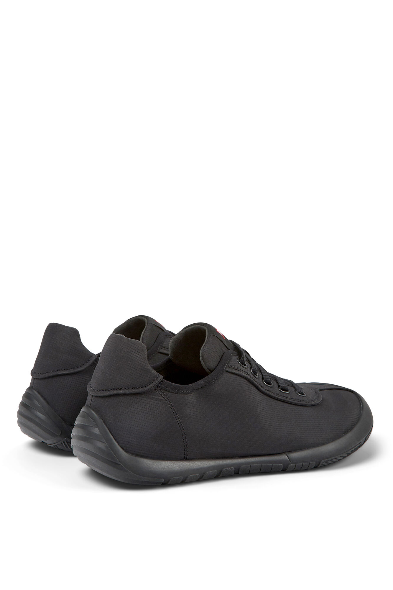 Tênis preto masculino feito com PET reciclado. - preto