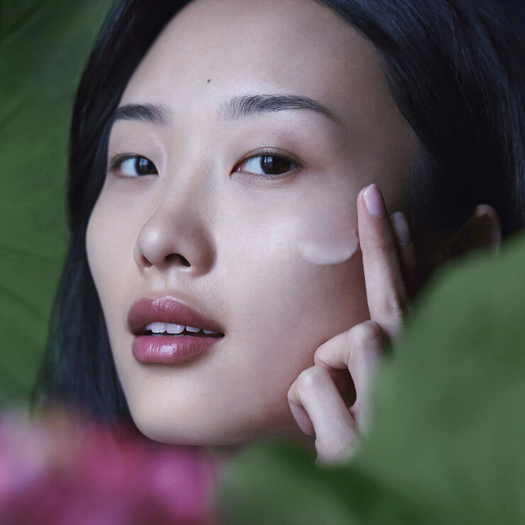 Fresh Lotus Resurfacing Dream Serum - Lotus- og glykolsyre eksfolierende nat