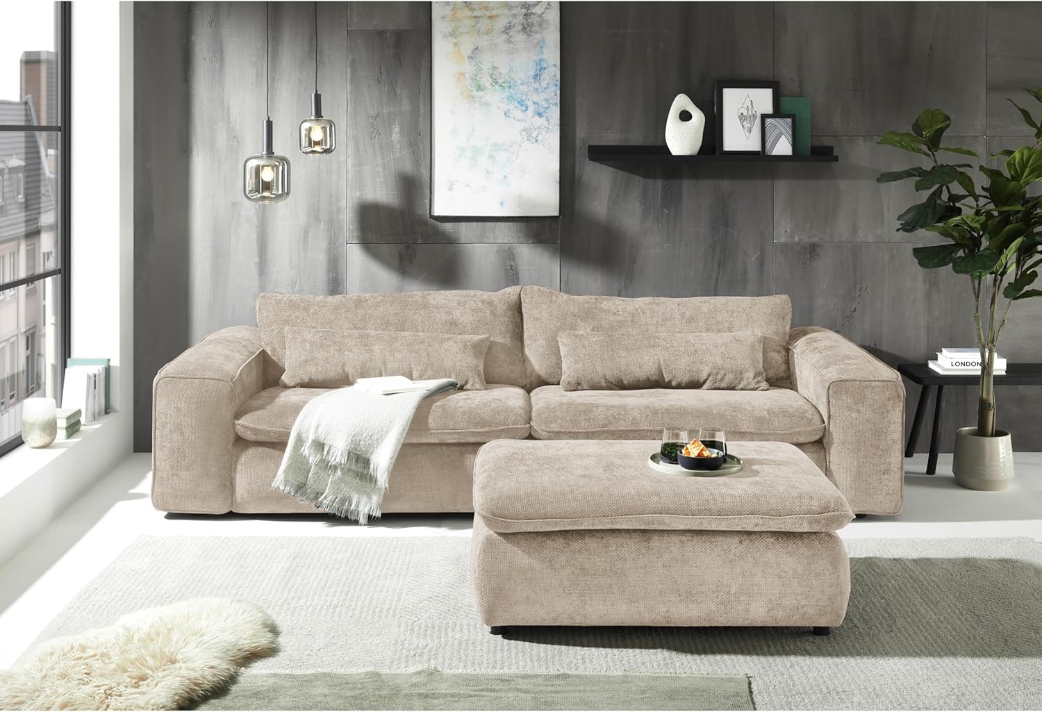 Big Sofa 300 cm breit, Modell Vince, Tiefe Sitzfläche, pflegeleichter Stoffbezug, Nosagfederung, Rücken echt bezogen, mittlere Sitzhärte, inkl. 2 Rückenkissen, 2 Nierenkissen, Taubengrau