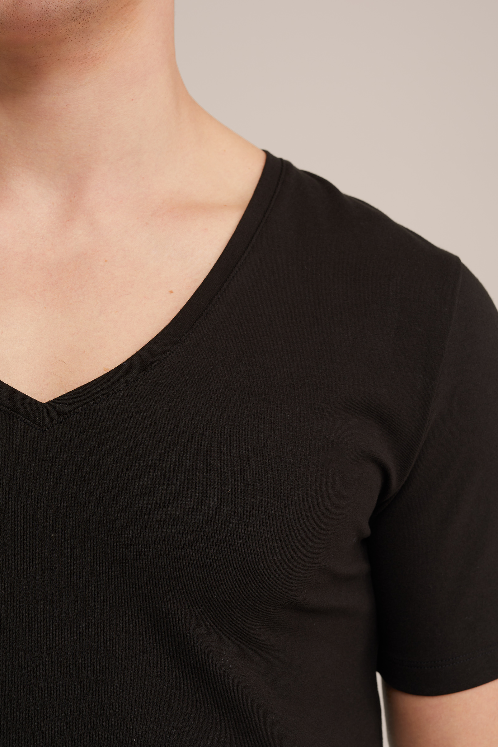 'deep' V-neck T-shirt WE Fashion Zwart