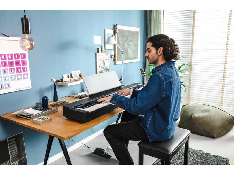 Yamaha E-Piano P-225B Kompaktes Digitalpiano mit Klang und Funktionen für fortgeschrittene Spieler