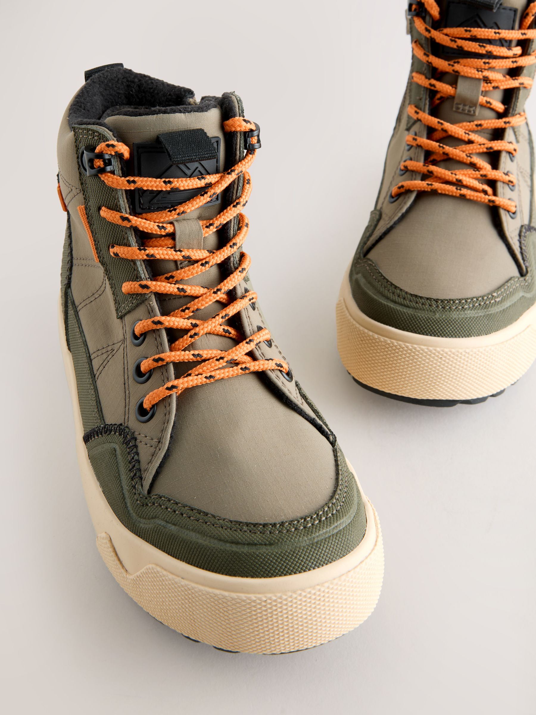 Kakigroen - Warm gevoerde hoge boots
