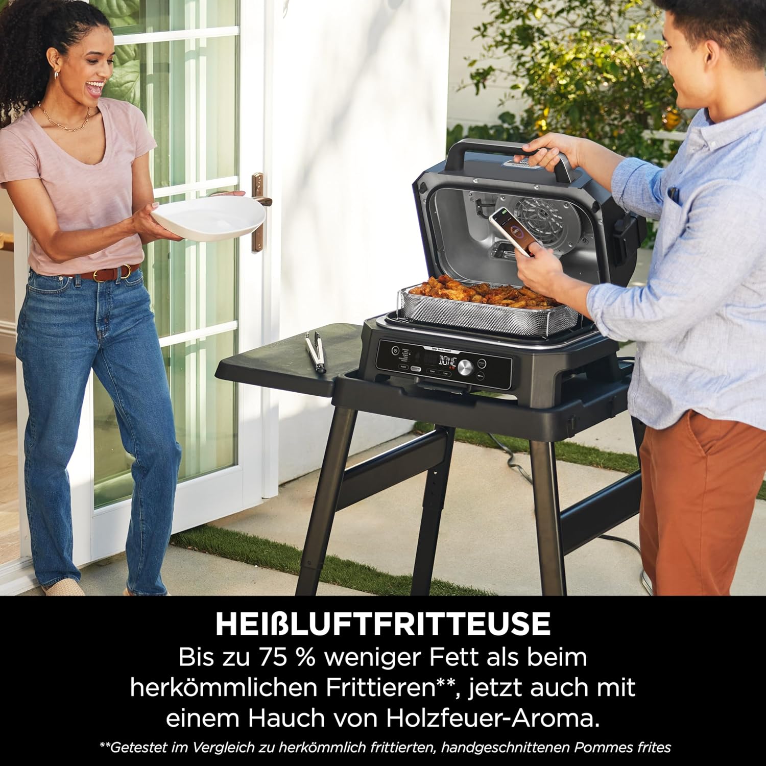 Ninja Woodfire Pro Connect XL Elektrischer BBQ Smoker Grill, App-Steuerung, digitaler Temperaturfühler, Rippenrost, Deckel, großer 7-in-1 Outdoor Grill & Heißluftfritteuse, blau & schwarz OG901EUAMZ