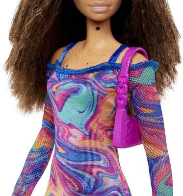 Barbie Fashionistas Dukke med Kreppet Hår & Fregner