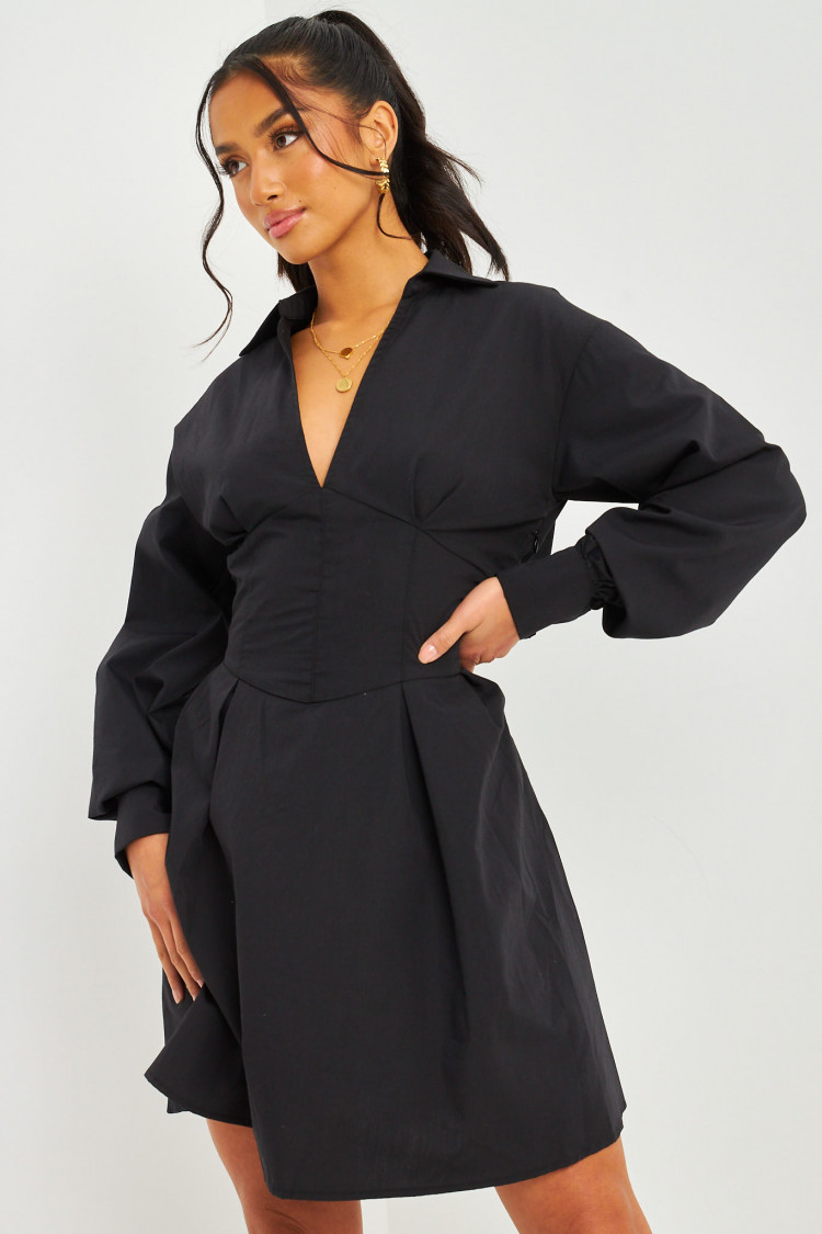 Robe noire ajourée dans le dos effet corset