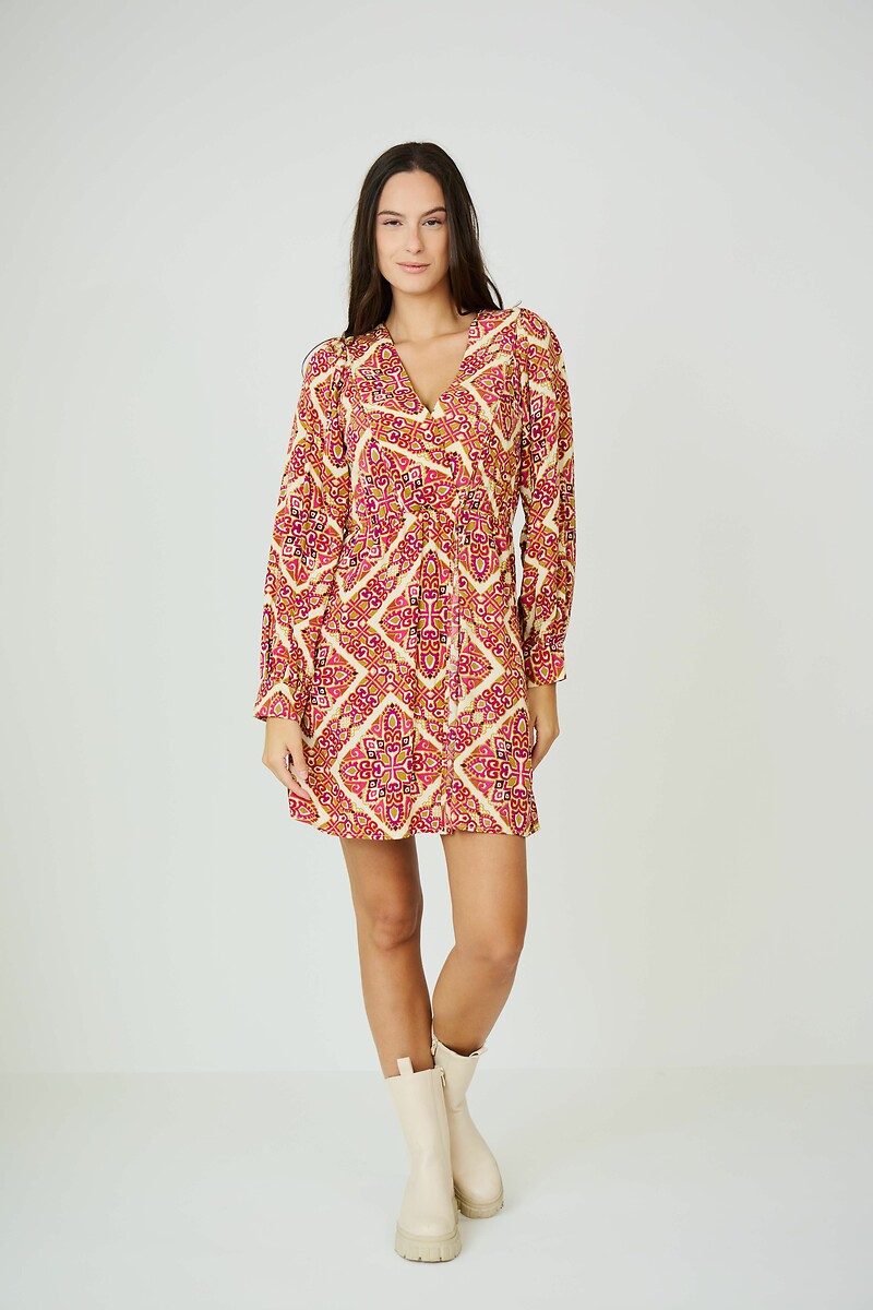 ATÉ BREVE<br>Vestido curto, mangas compridas, decote em V