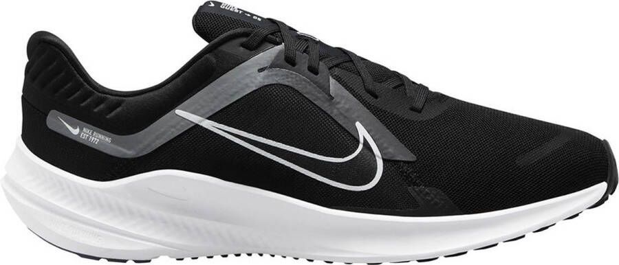 Nike Quest 5 Sneaker Hardloop schoen Zwart Wit Doos zonder deksel Let op valt klein!