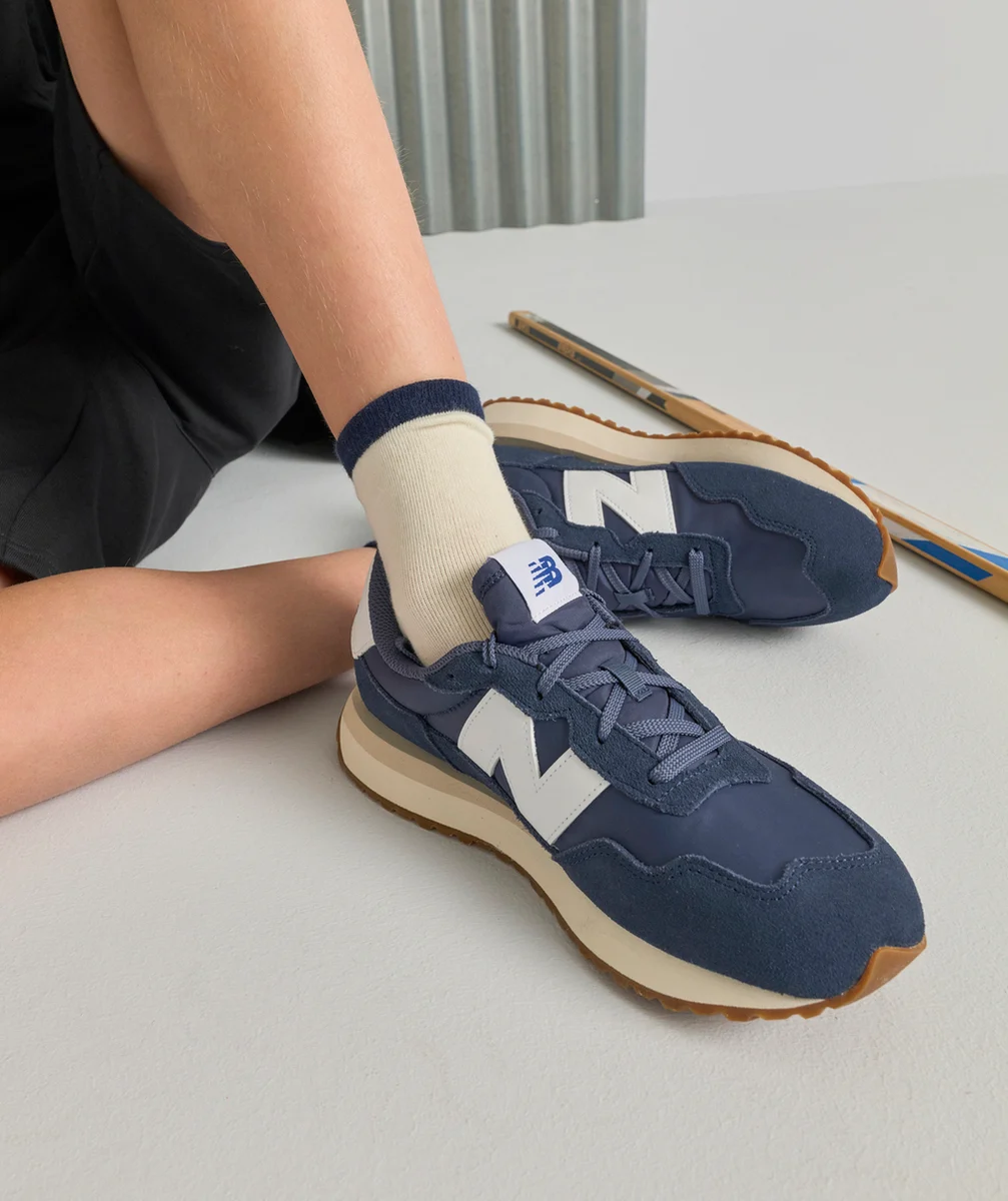 NEW BALANCEBASKETS 237 BLEUES ET BLANCHES