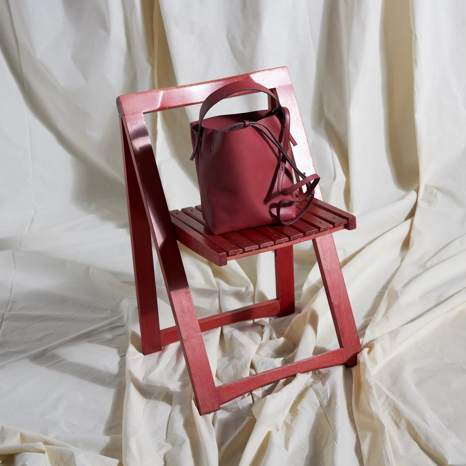 Becksöndergaard  Glossy Mae Small skuldertaske - Dusty Cedar Red