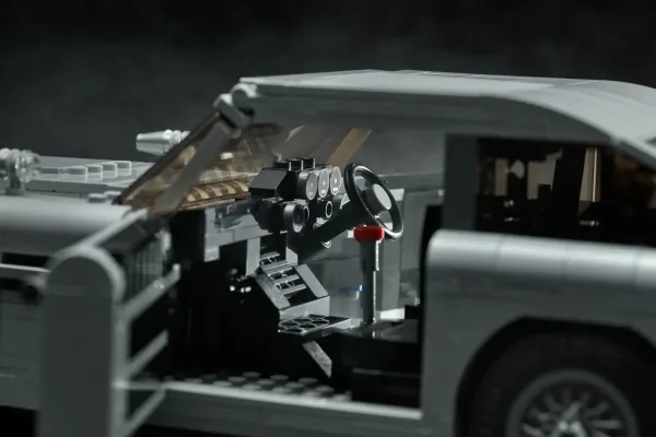 LEGO Creator Expert 10262 James Bond™ Aston Martin DB5