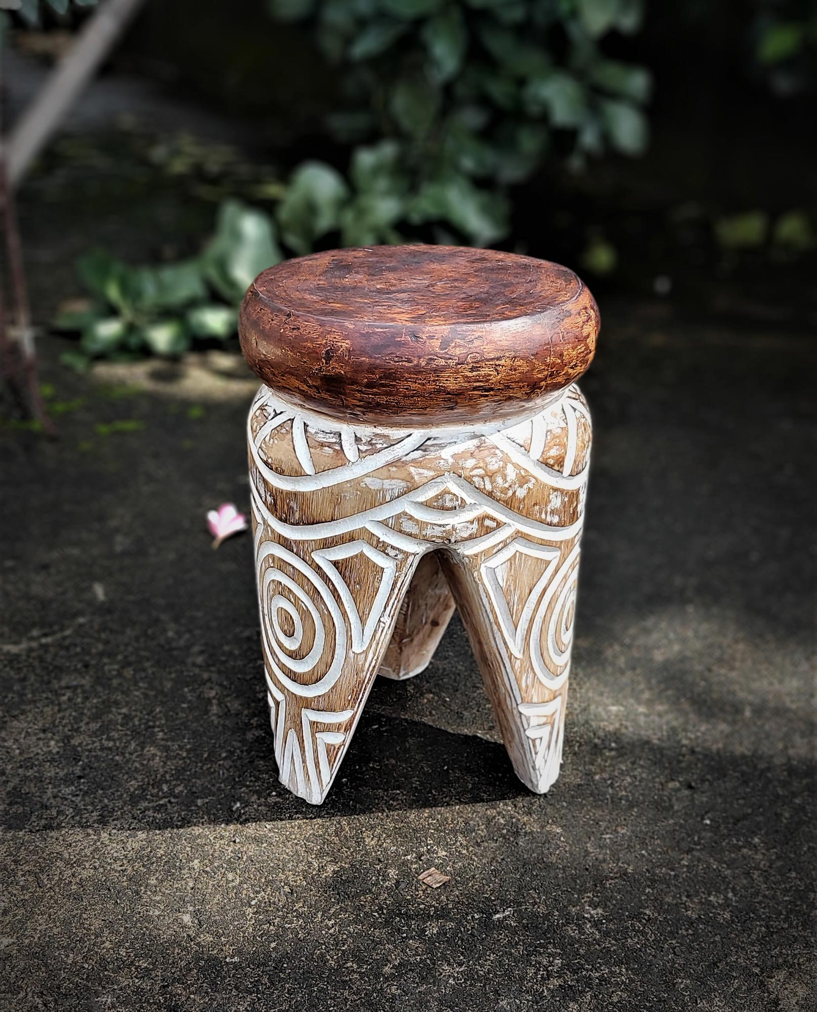 Hocker 'Toraja', natur, weiß, Ø 27 cm, H 40 cm von fischer's lagerhaus