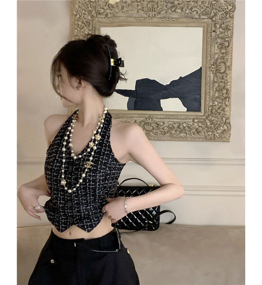 Yupina - Halterhals geruit tweed crop top met knoopjes