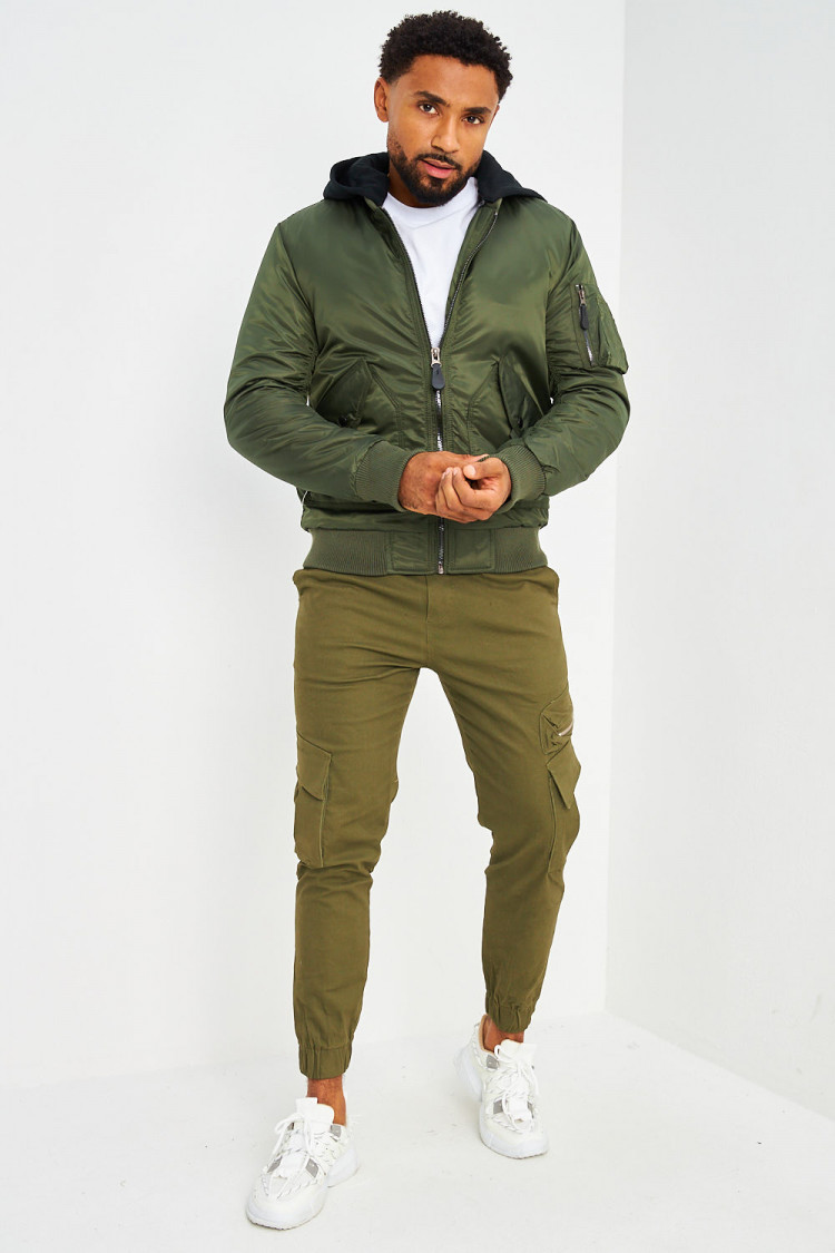 Bomber épais vert avec capuche noire en coton amovible