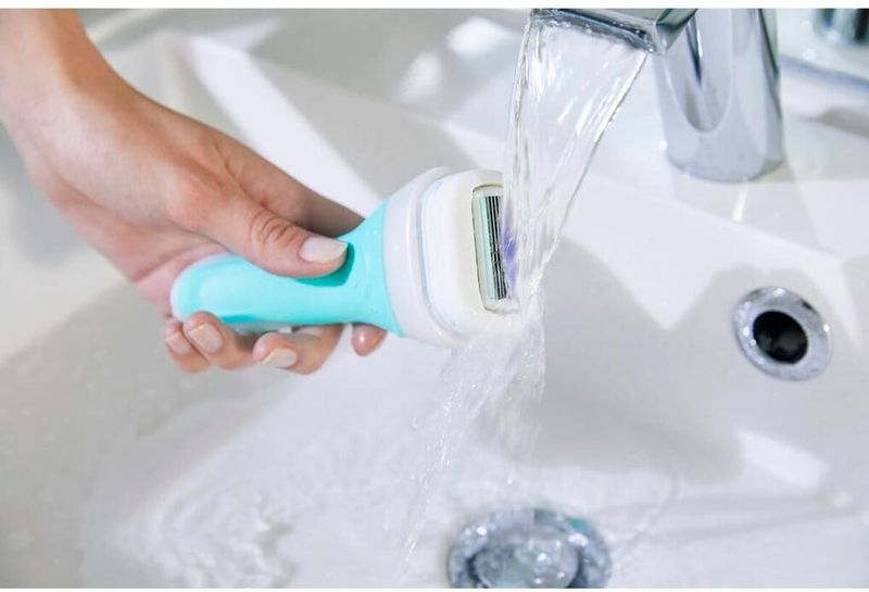 Wilkinson Sword Intuition 2-in-1 Sensitive Care - Navulmesjes - 4 stuks