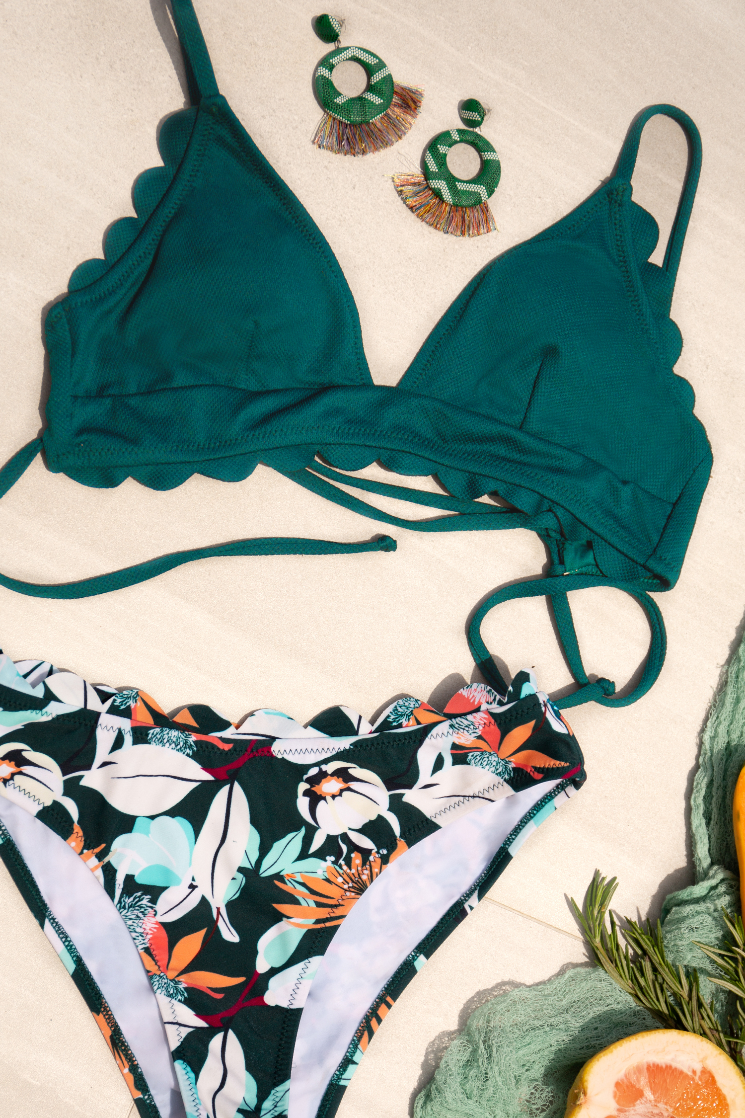 Bikini inférieur à bordures festonnées