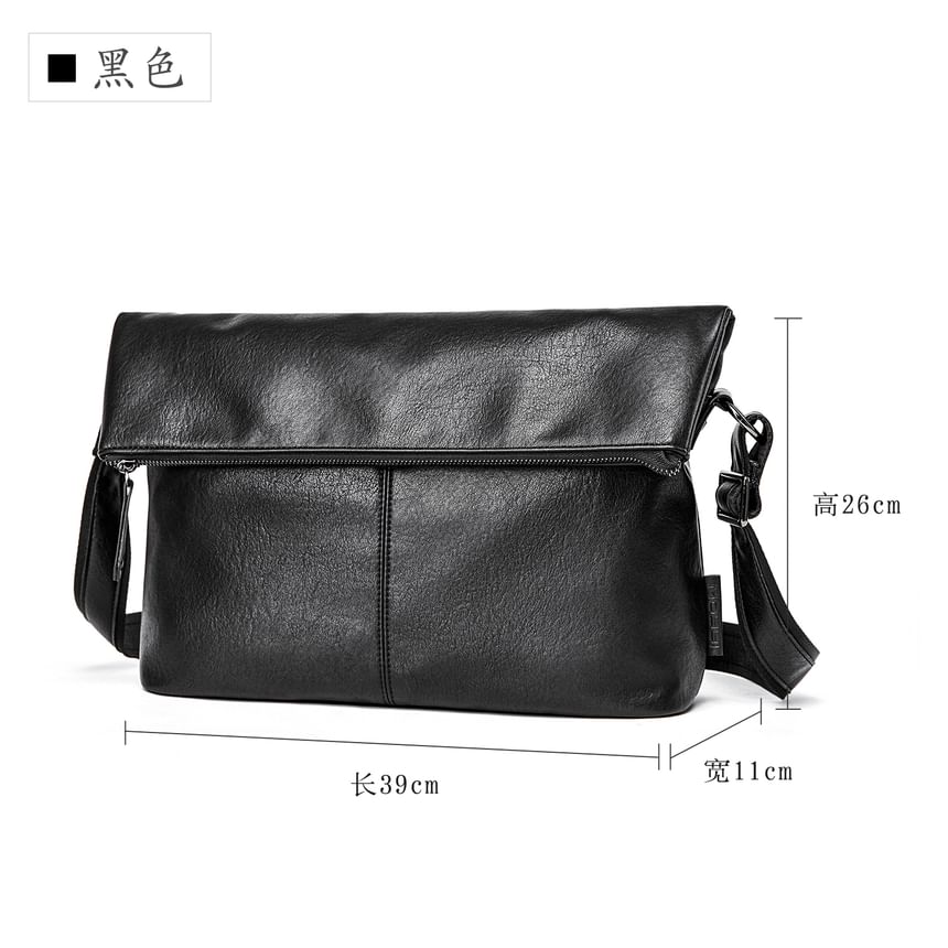 Moyyi - Messengerbag met klep van imitatieleer