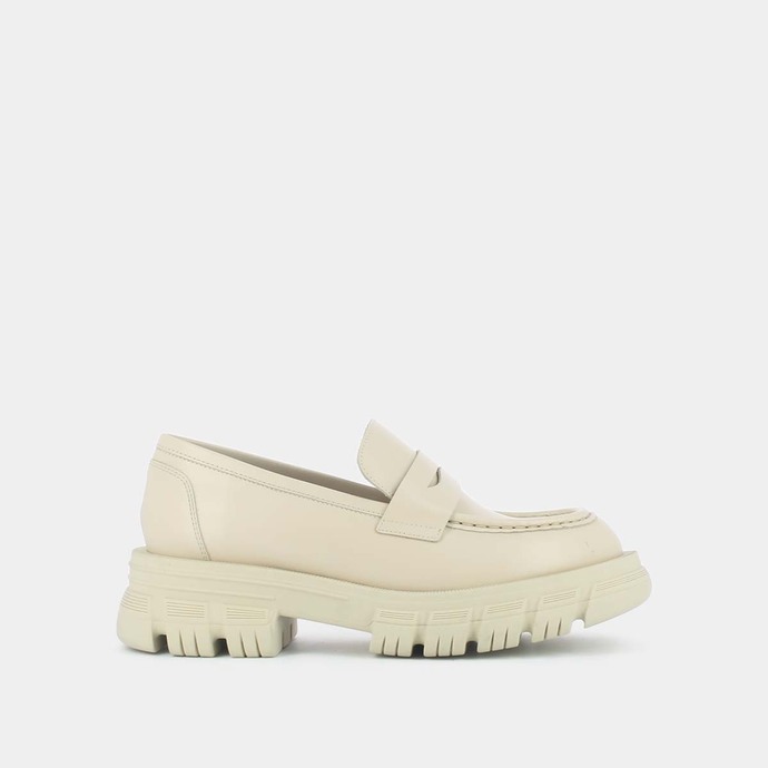 Mocassins à semelles crantées  en cuir glacé écru