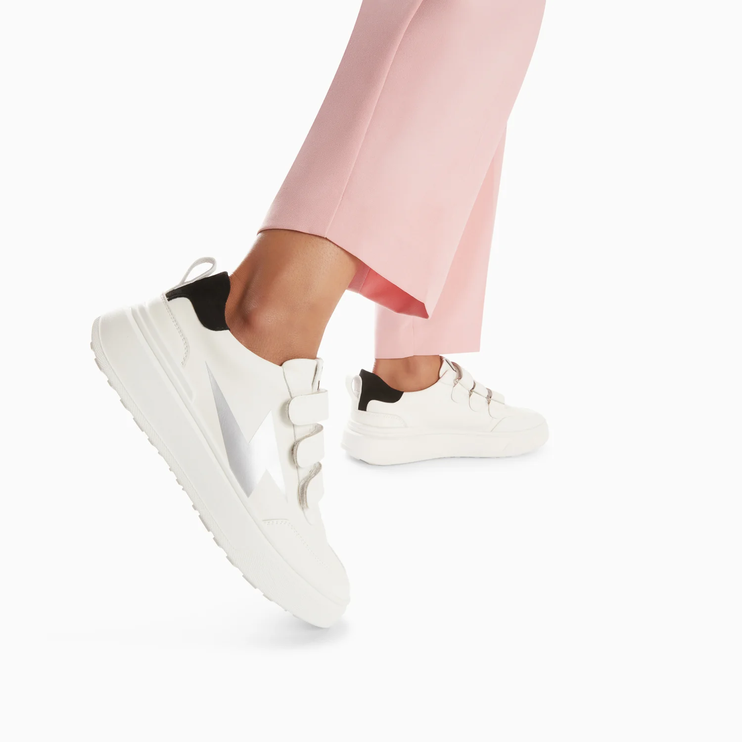 Sneakers-Baskets éclair Lison blanc et noir à scratchs