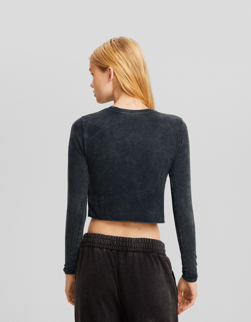 Camiseta cropped de manga comprida estampada