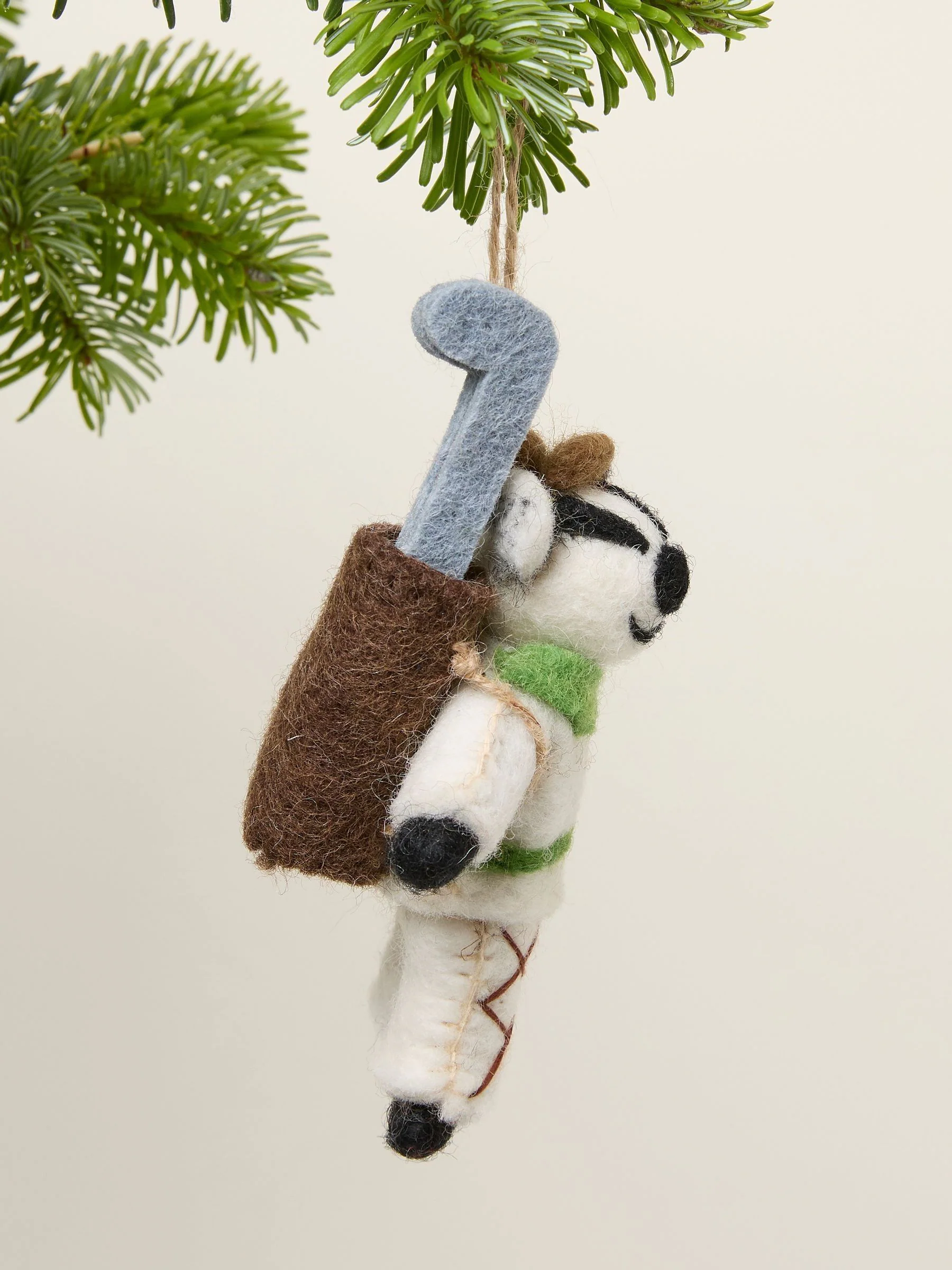 FatFace Golfing Badger Felt Decoration