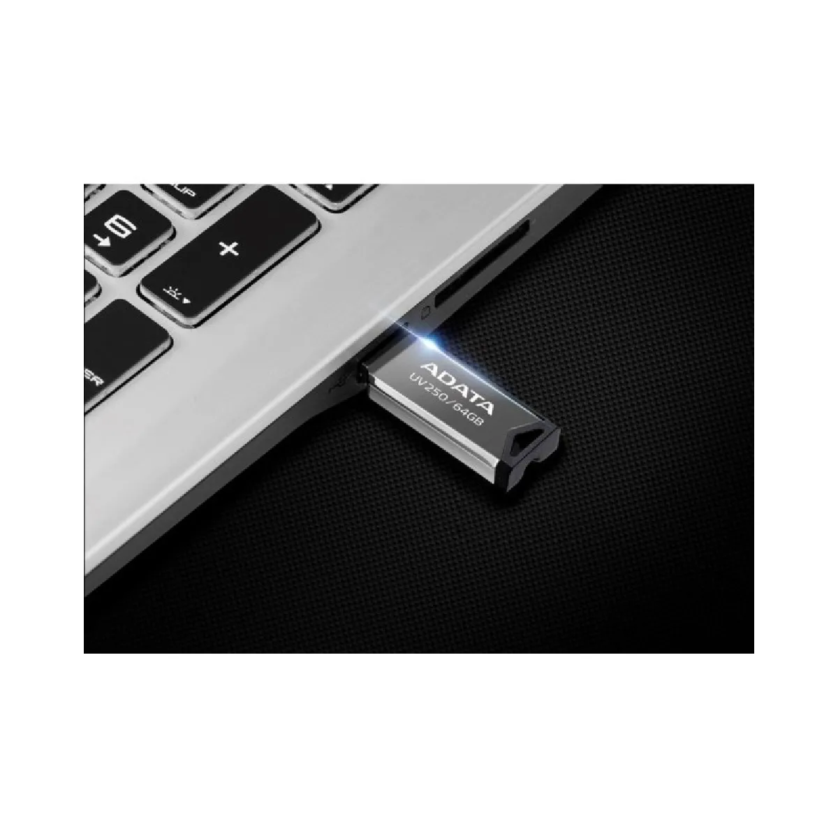 Adata UV250 - 32 Go