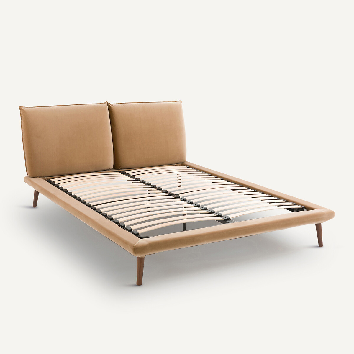 AM.PM<br>Cama de casal em veludo, Aurore, design de E. Gallina