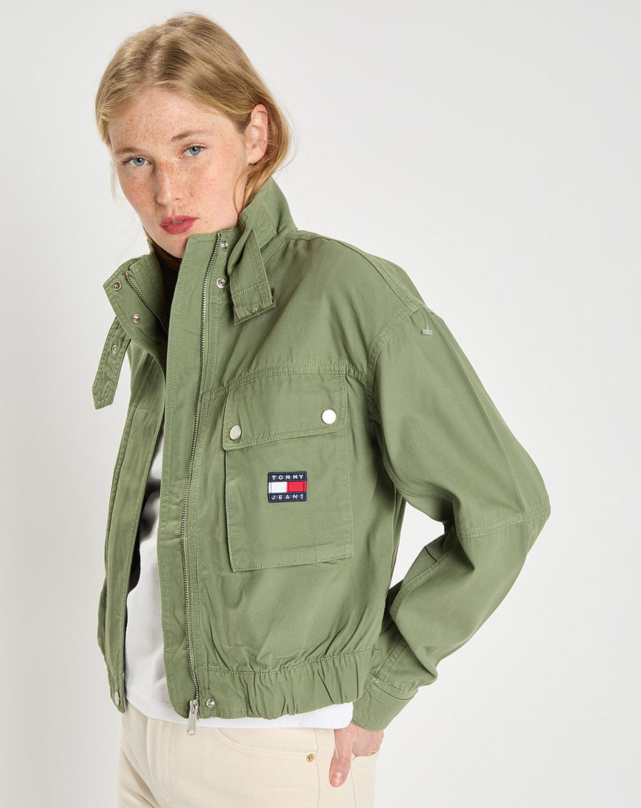 Tommy Jeans Veste 100% Coton Bio crop utility kaki