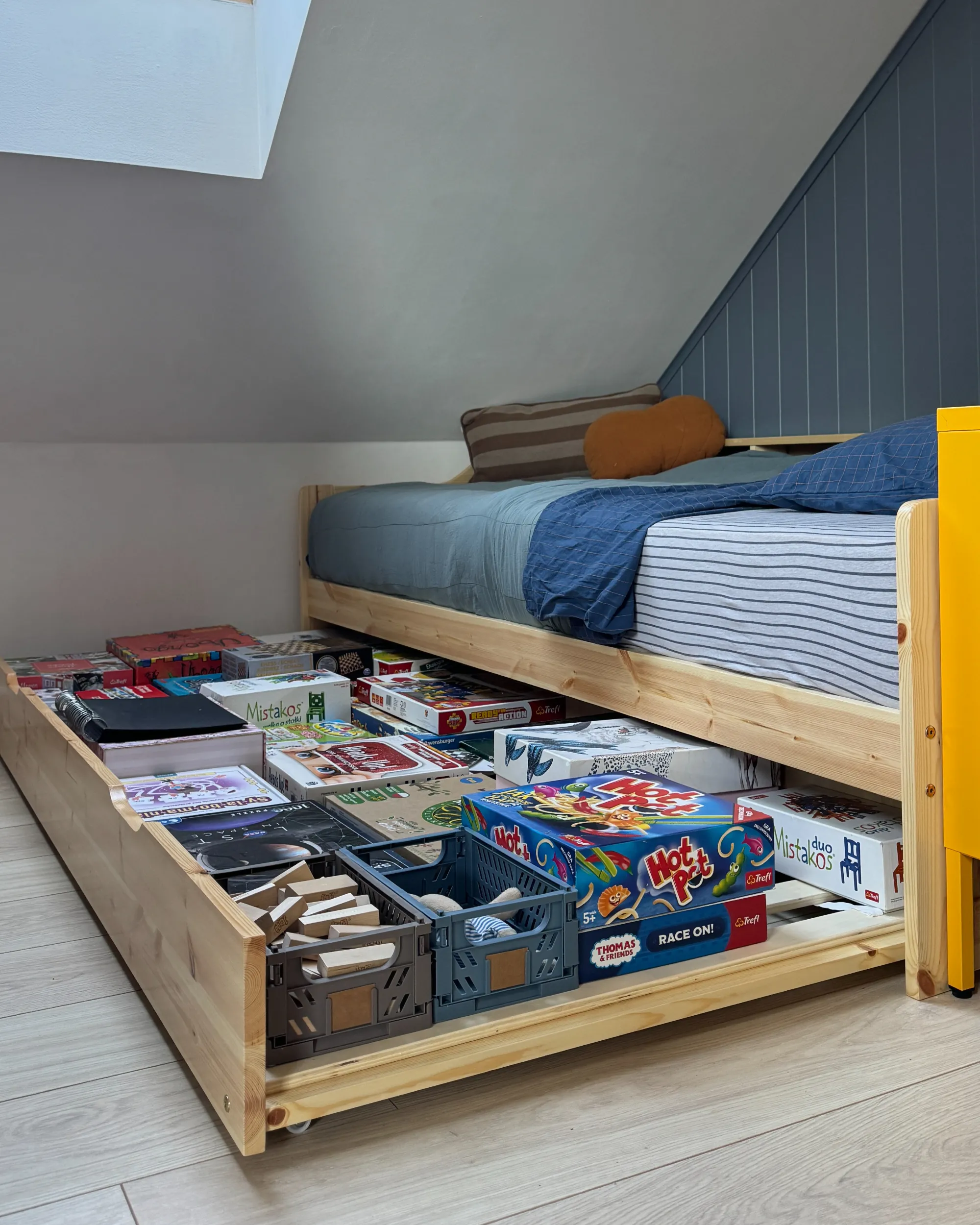 Onderschuifbed Dennenhout EDERN 90 x 200 cm Lichtbruin